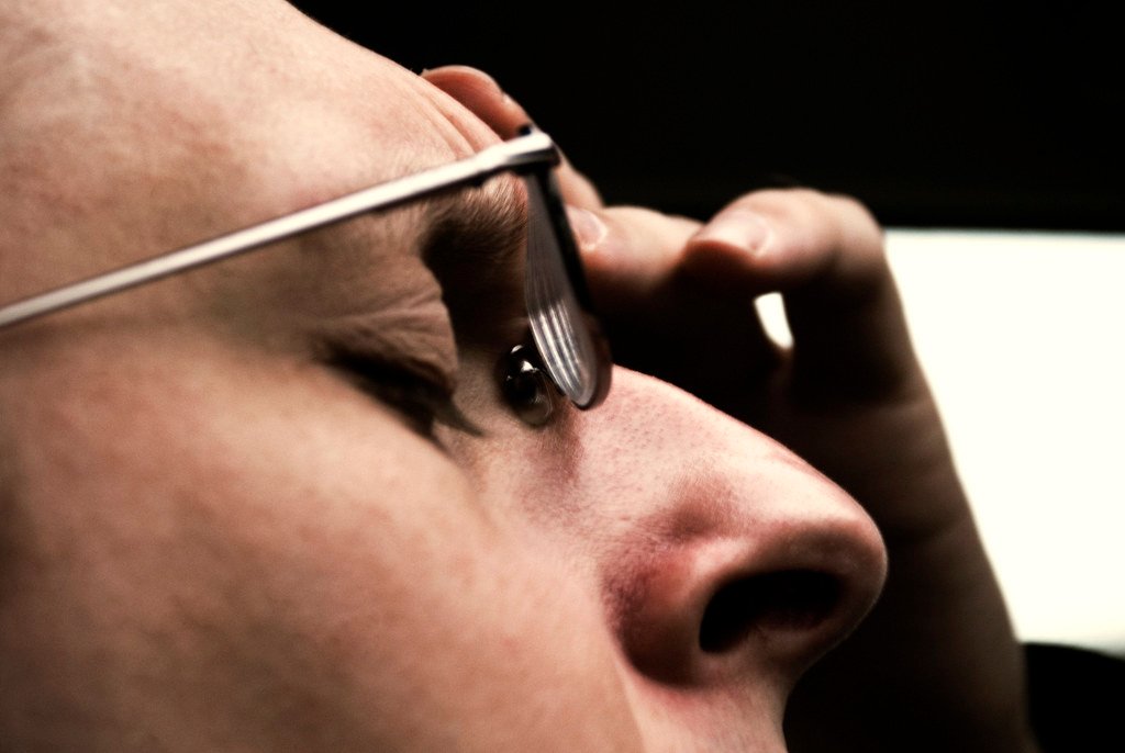 Un estudio con gemelos vincula el uso de psicodélicos con menos migrañas